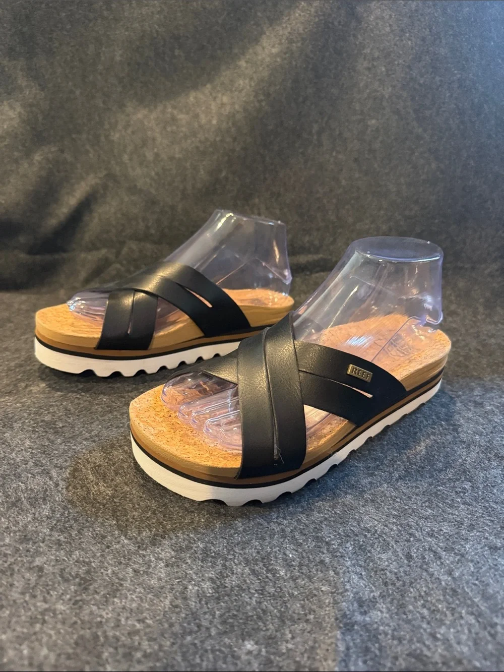REEF Kaia Criss-Cross slide sandals US size 7 women’s like new